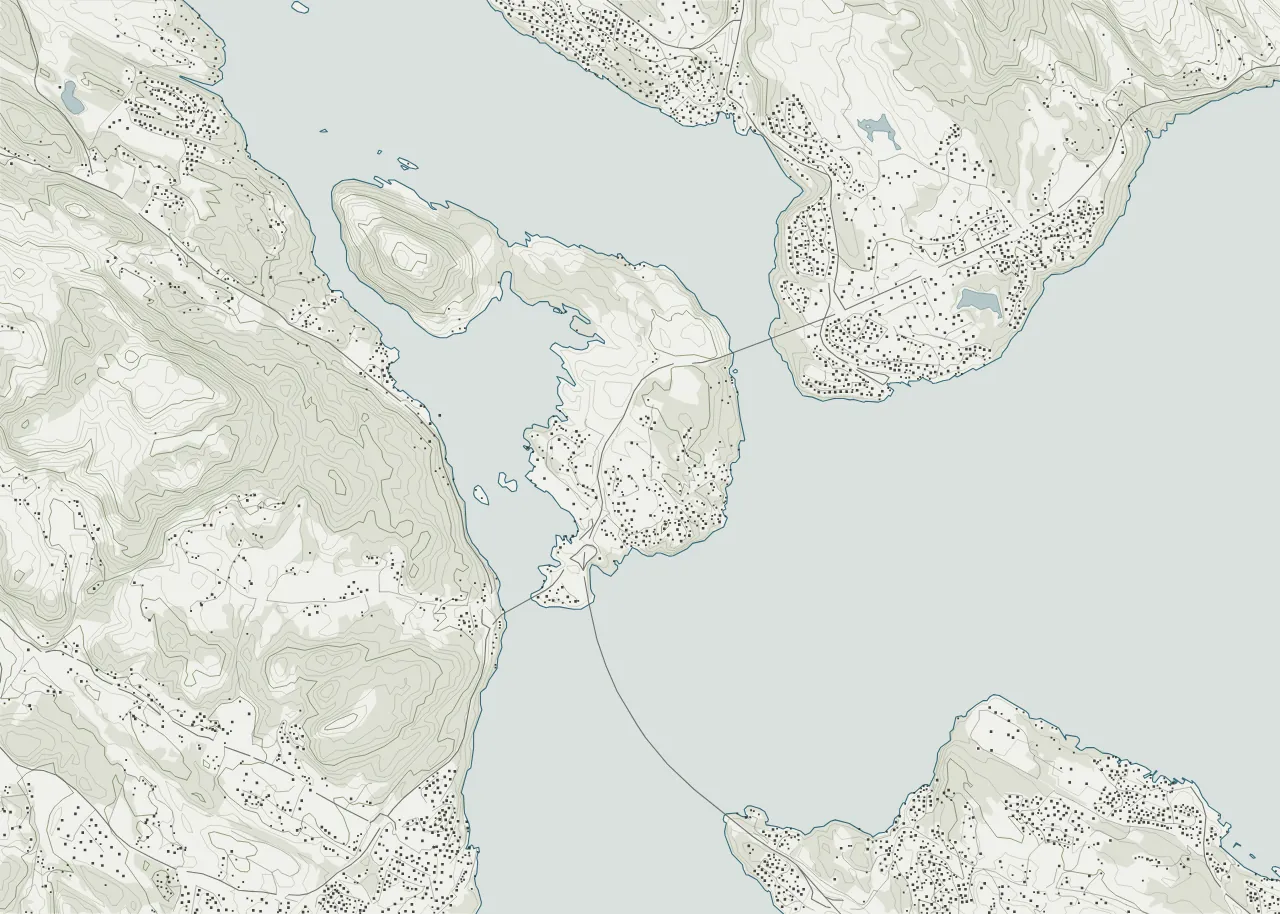 A topographic map of Flatøy in pale green and grey, with contour lines, roads, building outlines and a stretch of fjord.